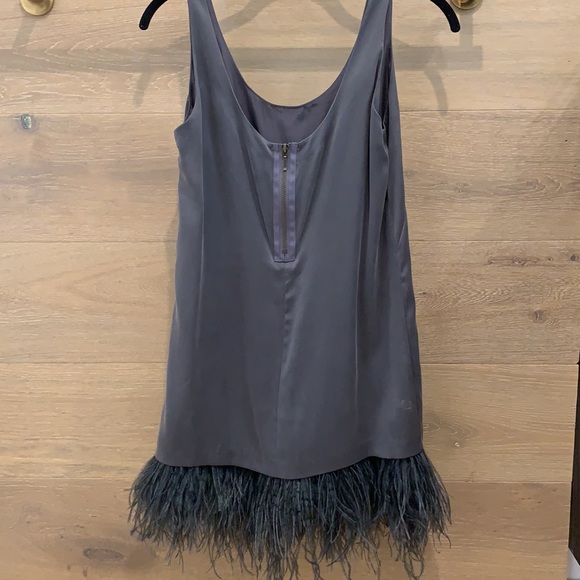 Gray O-Neck Dress with Feather Fringe &  Zipper - Picture 2 of 6
